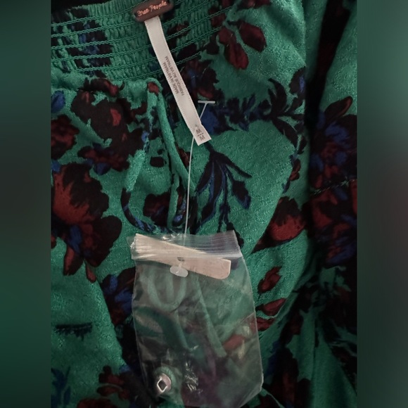 FREE PEOPLE Hilary Print Keyhole Neck Top NWOT - Picture 14 of 14